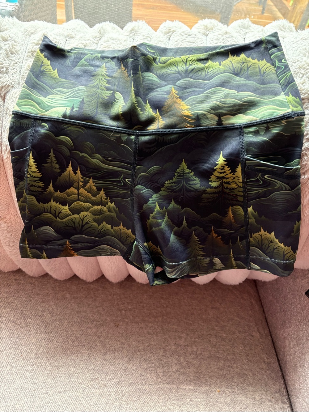 Constantly Varied Gear Women’s escape 2.5” small shorts